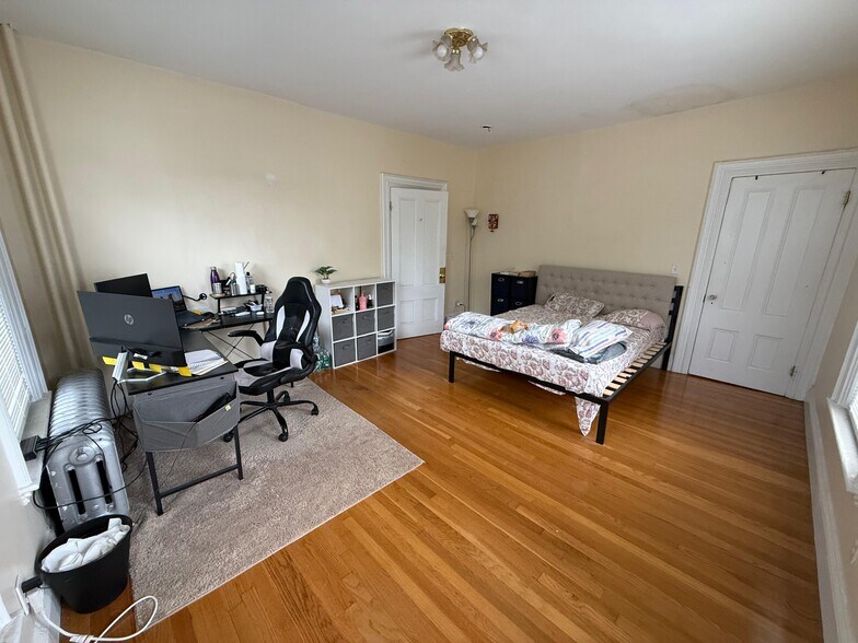 Building Photo - 48 Allston St