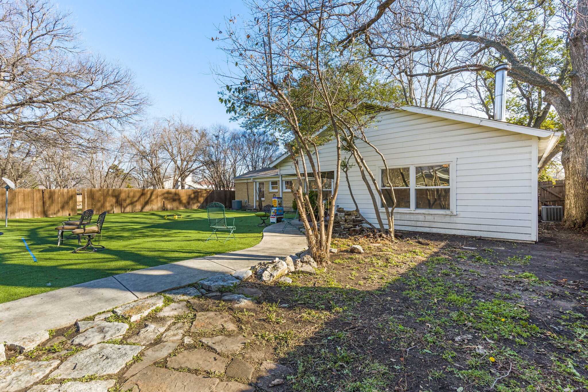 Building Photo - 3504 Corto Ave