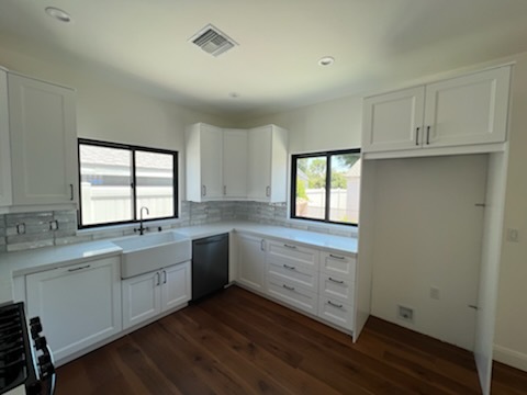 Building Photo - 7507 Hesperia Ave