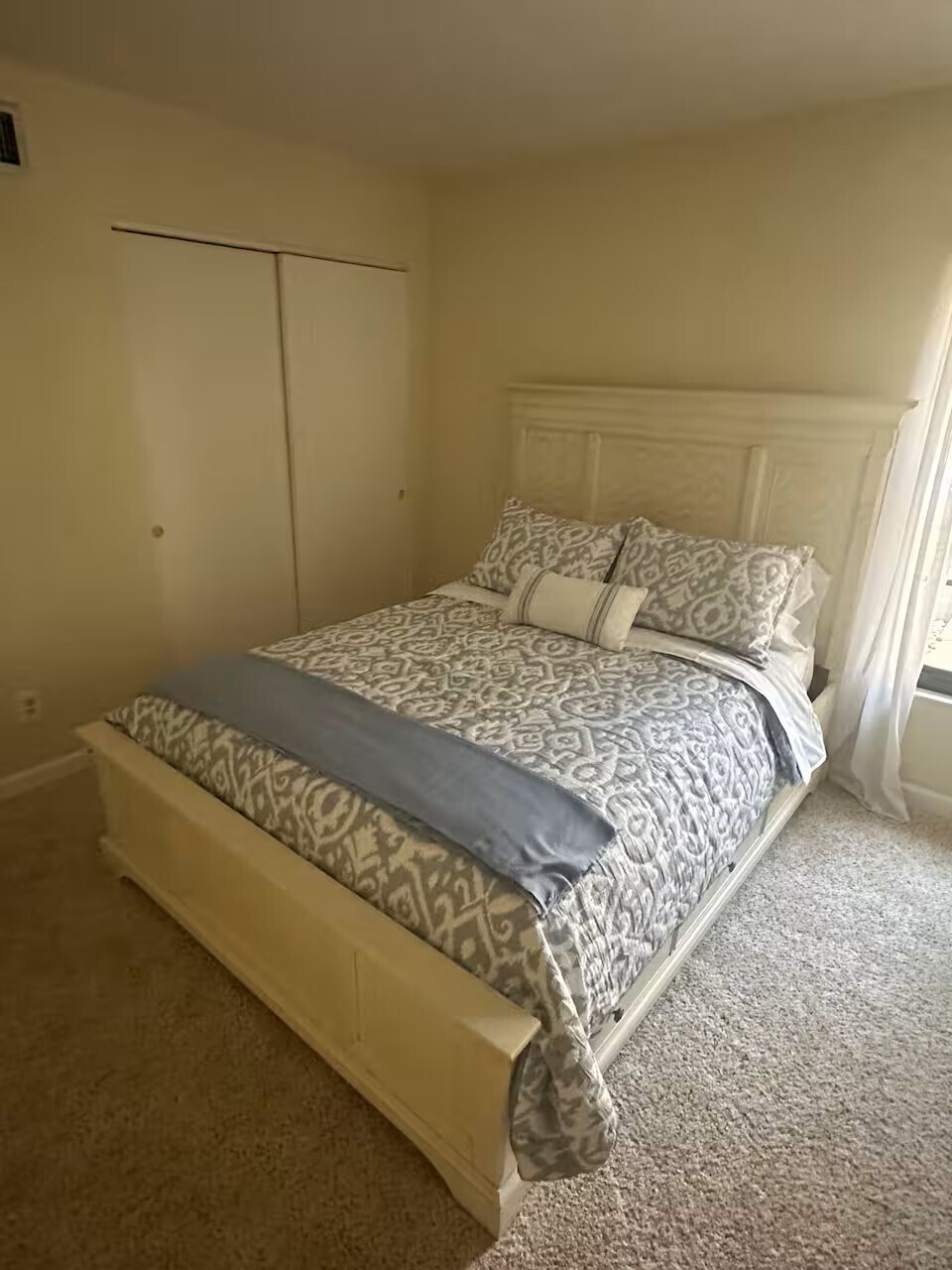 Building Photo - 5625 Trailwinds Dr