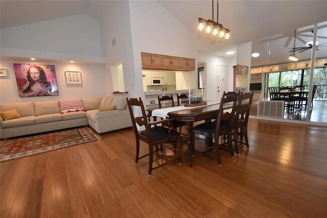 Building Photo - 1608 Bayhouse Point Dr