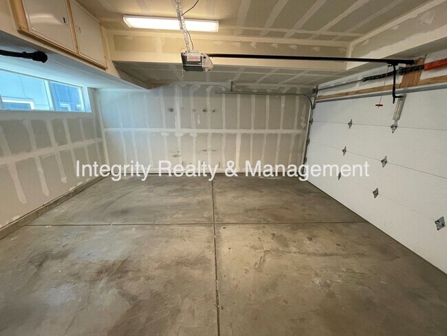 Building Photo - 2815 W 25th Ave