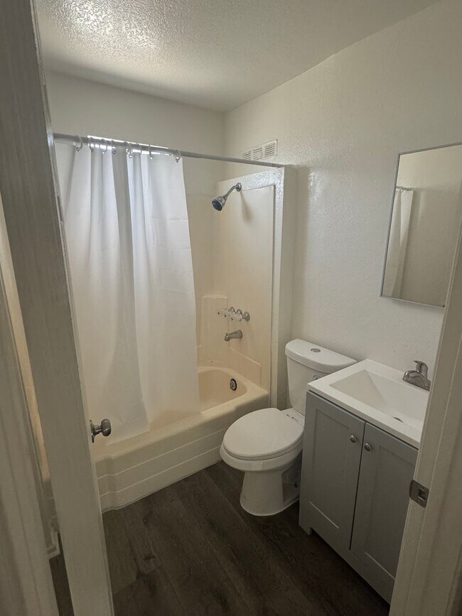 Building Photo - 4 Bed 2 Bath Home for Rent