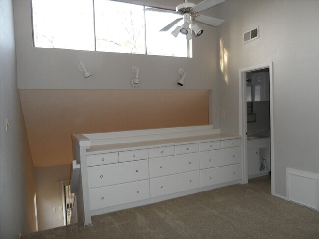 Building Photo - 12900 Walden Rd