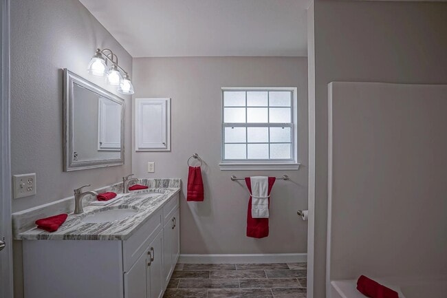 Building Photo - 224 Twin Lakes Ln