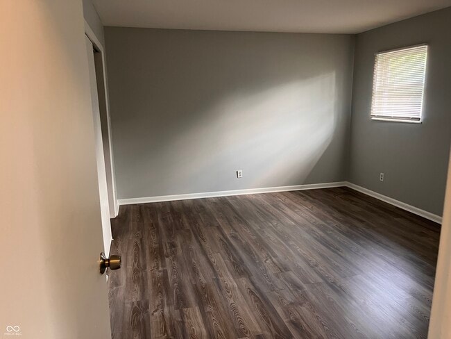 Building Photo - 6262 Eastridge Dr