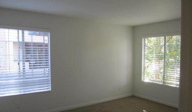 bedroom - 5540 Owensmouth Ave