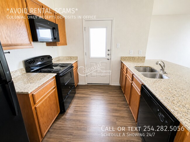 Building Photo - 3113 Ochiltree-B