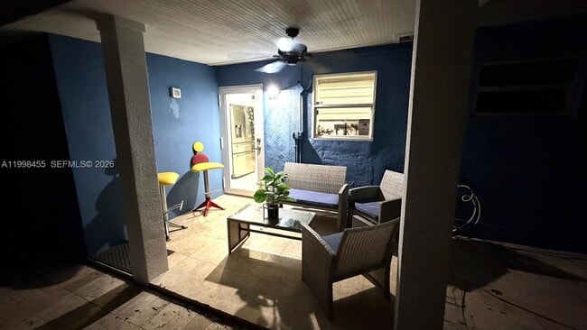 Building Photo - 1555 SW 21st Way