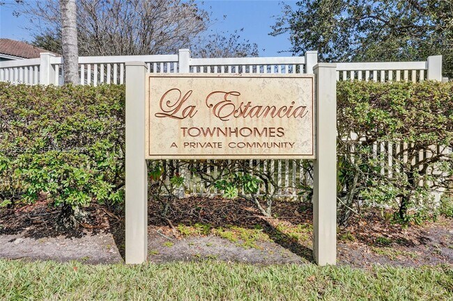 Building Photo - 5409 SW 41st St