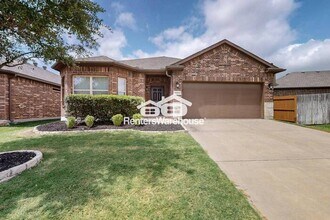 Building Photo - MOVE IN READY - 3BED/2BATH - HASLET, TEXAS