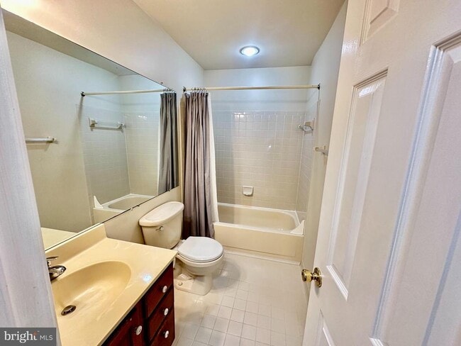 Building Photo - 6304 Crooked Oak Ln