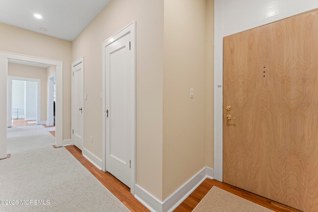 Building Photo - 1 Roseld Ave