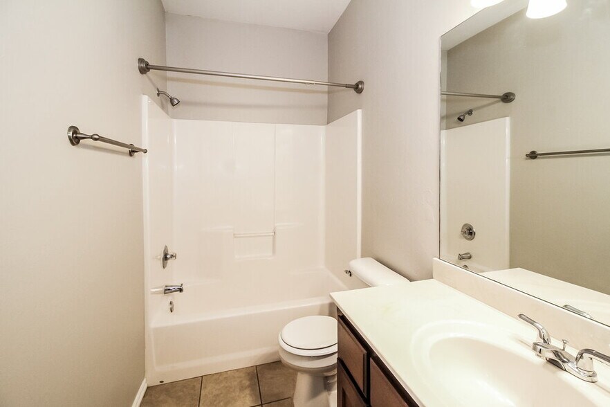 Building Photo - 10609 SW 32nd St