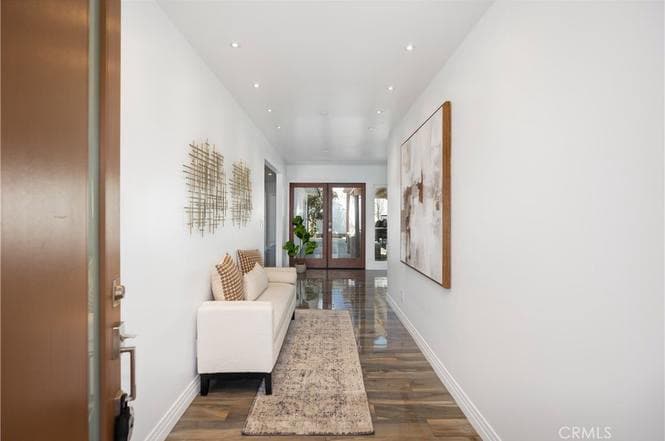 Building Photo - 496 E 16th St