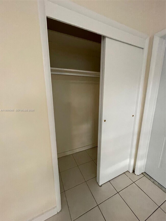 Building Photo - 1850 N 27th Ave