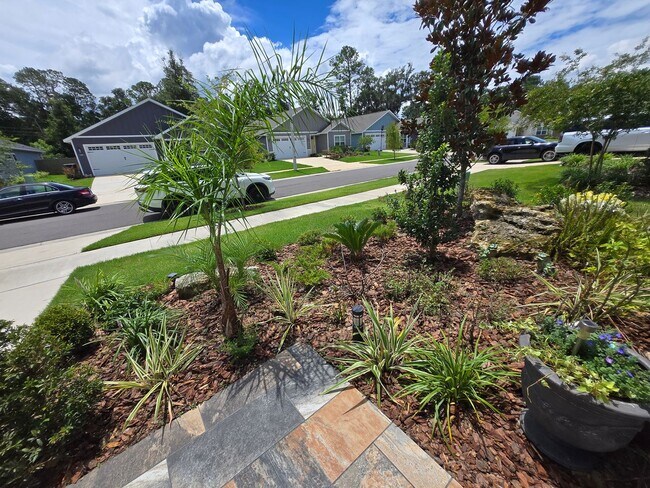 Building Photo - Beautiful 3-Bedroom, 2.5 Bath Home in Desi...