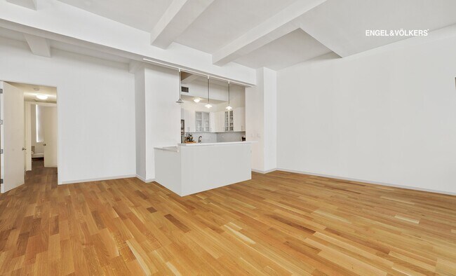 Building Photo - 245 7th Ave