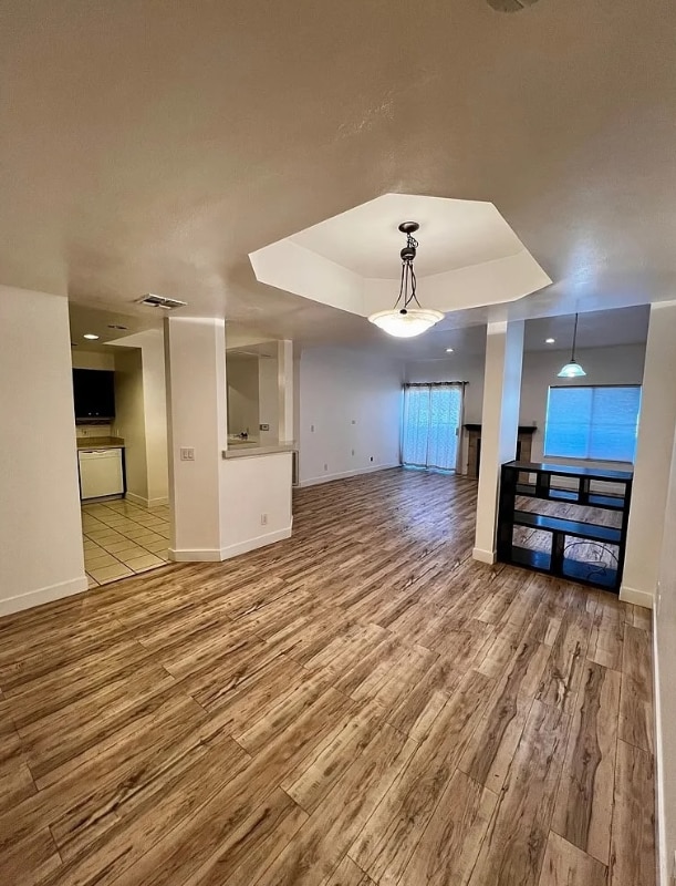 Building Photo - 5420 Sylmar Ave