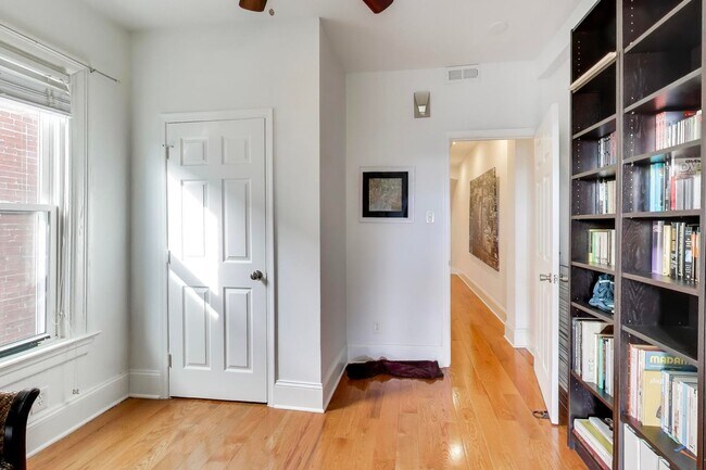 Building Photo - Sprawling 5 Bed, 3 Bath, Two Kitchens, Dual Back Decks, Two Office/Den Townhouse, 2 WD in Unit - ...