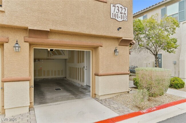 Building Photo - 7322 Fools Gold St