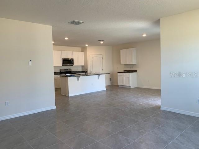 Building Photo - 2685 Magnolia Ave