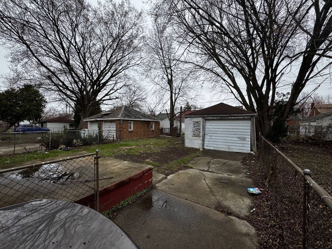 Building Photo - 19164 Westphalia St