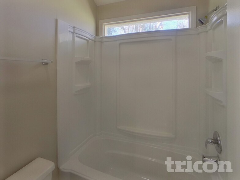 Building Photo - 3617 Rosedown Dr