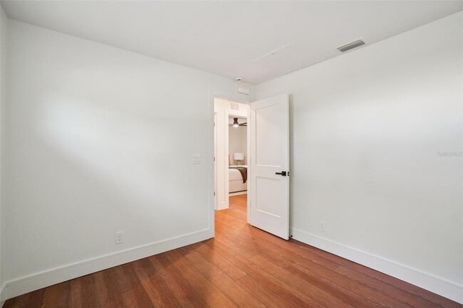 Building Photo - 3123 W La Salle St
