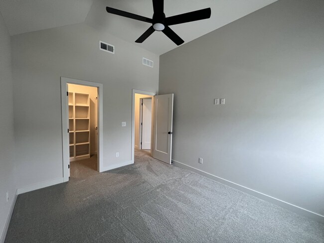 Building Photo - 11014 S Millstone Dr