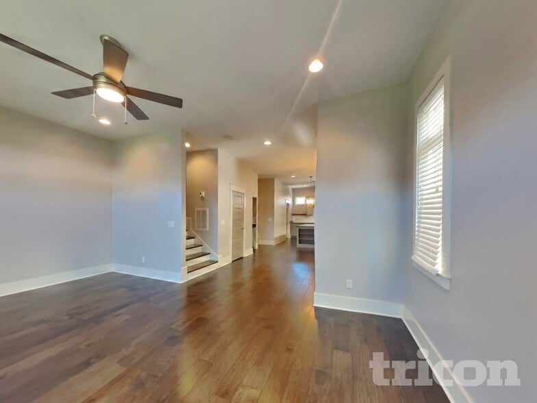 Building Photo - 1208 Hillwood Private Cove