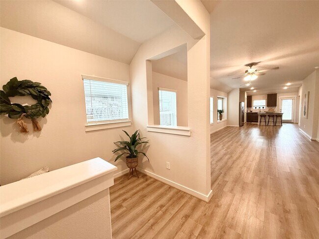 Building Photo - 7534 Coral Ter Dr