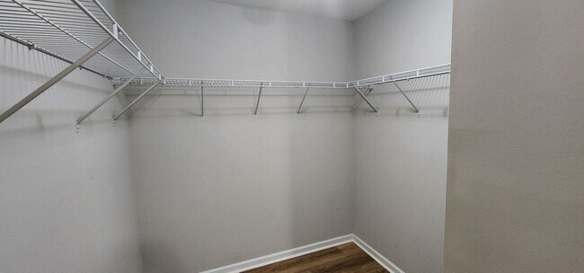 Building Photo - Welcome to Eagle Landing—where 3-bedroom bliss meets effortless style.