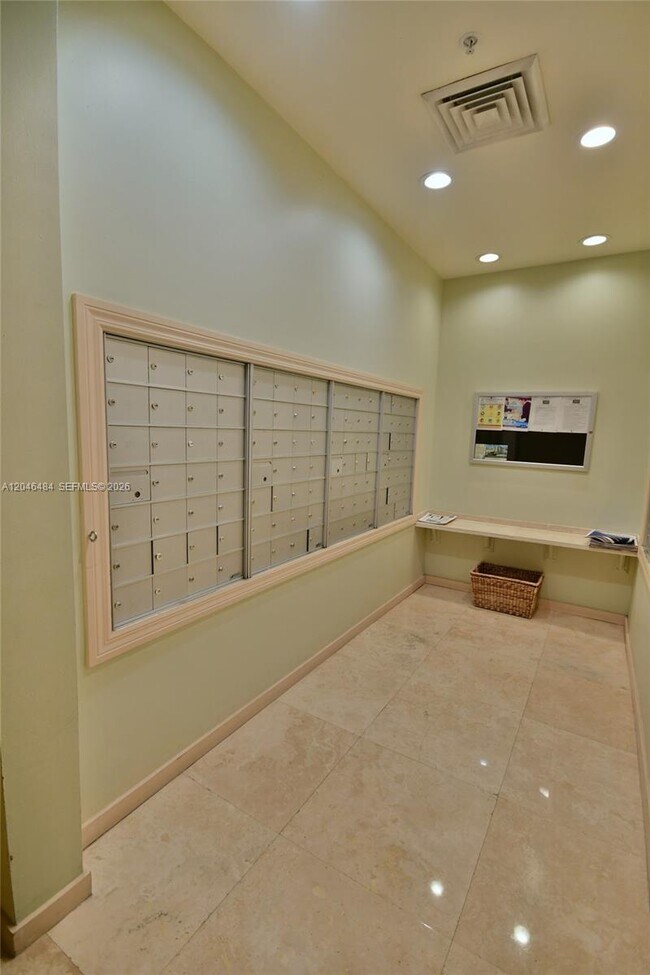 Building Photo - 2080 S Ocean Dr