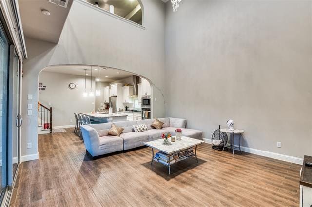 Building Photo - 630 Bridge St