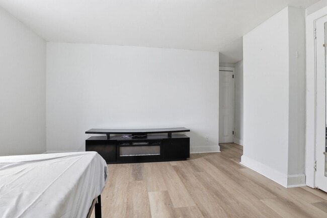 Building Photo - 3015 N 5th St