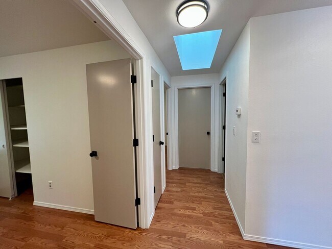 Building Photo - Move-In Special! Remodeled Rambler with La...
