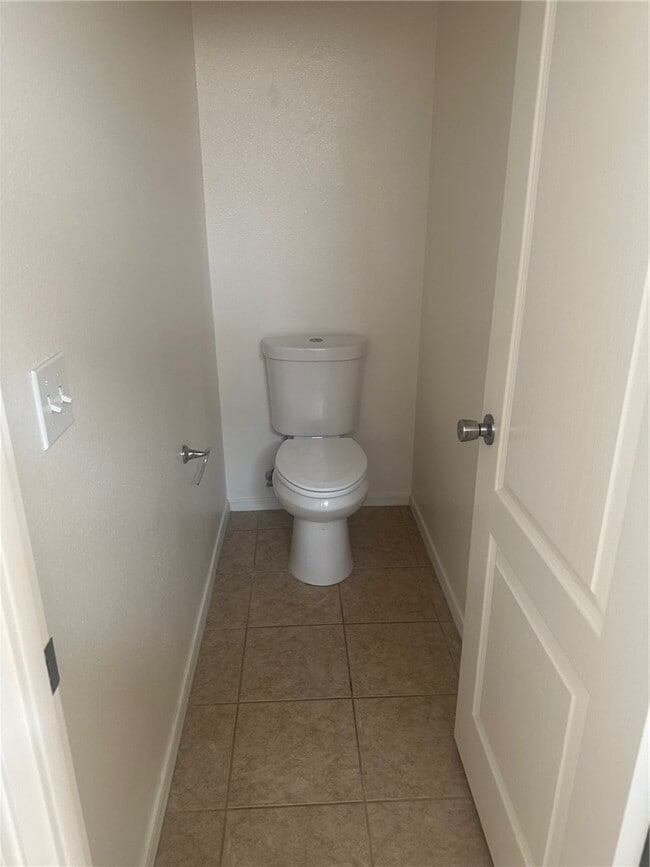 Building Photo - 2471 Sabino Dr