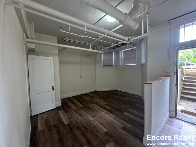 Building Photo - 1173 Boylston St