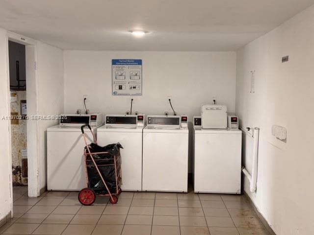 Building Photo - 8889 Fontainebleau Blvd