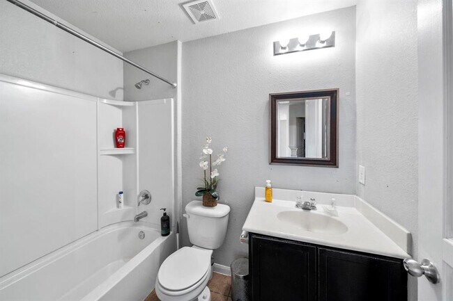 Building Photo - 16427 Misty Paloma Dr