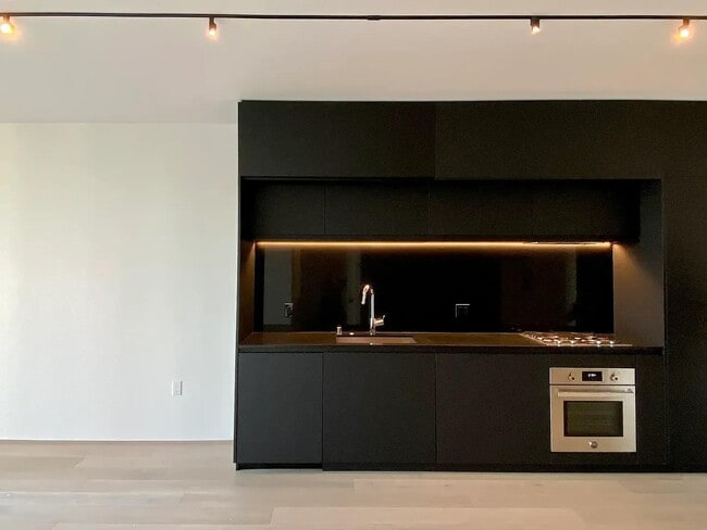 Building Photo - 241 10th St