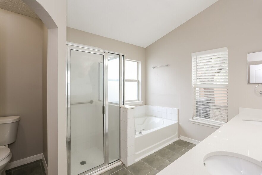 Building Photo - 12586 Brookchase Ln