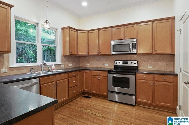 Building Photo - 2081 Eagle Ridge Dr