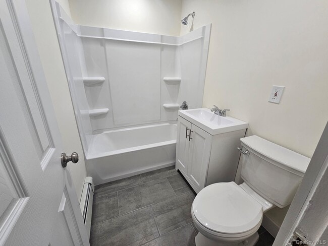 Building Photo - 2a Somerset Ave