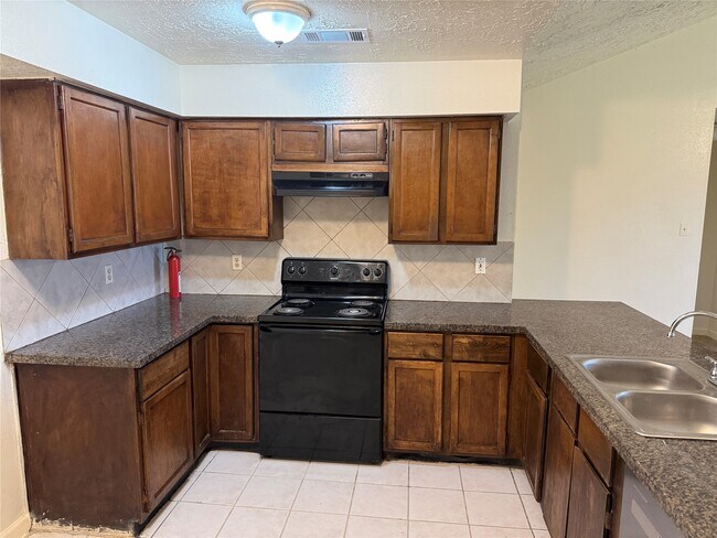 Building Photo - 8307 Bird Meadow Ln