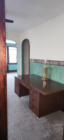 Building Photo - 340 S Jackson St