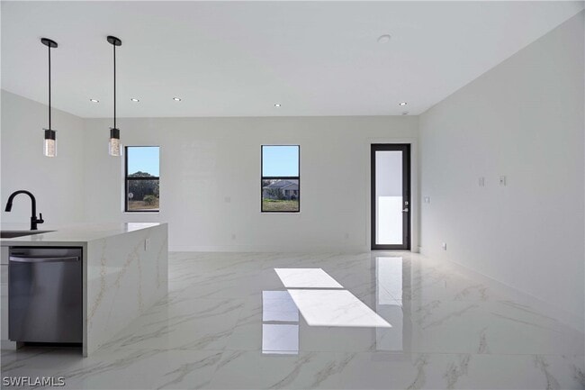 Building Photo - 1053 Marine Ave S