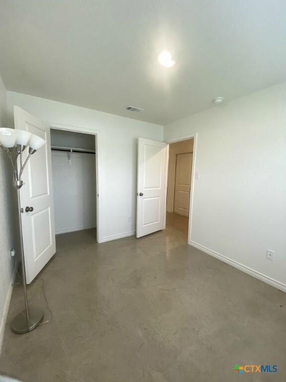 Building Photo - 1214 Lehmann Dr