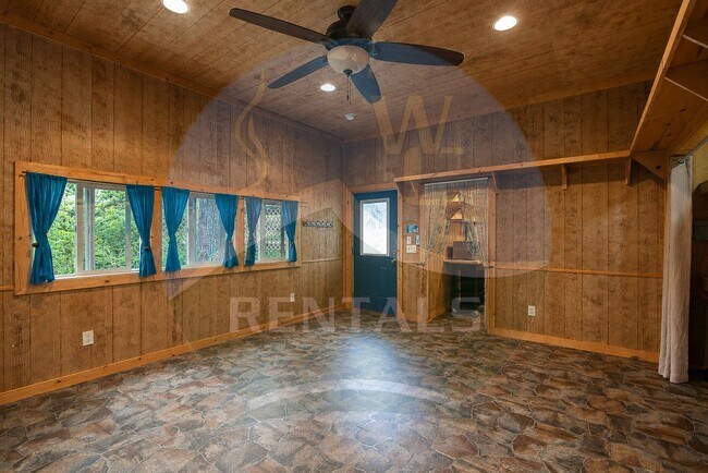 Building Photo - 62 Loveland Vis